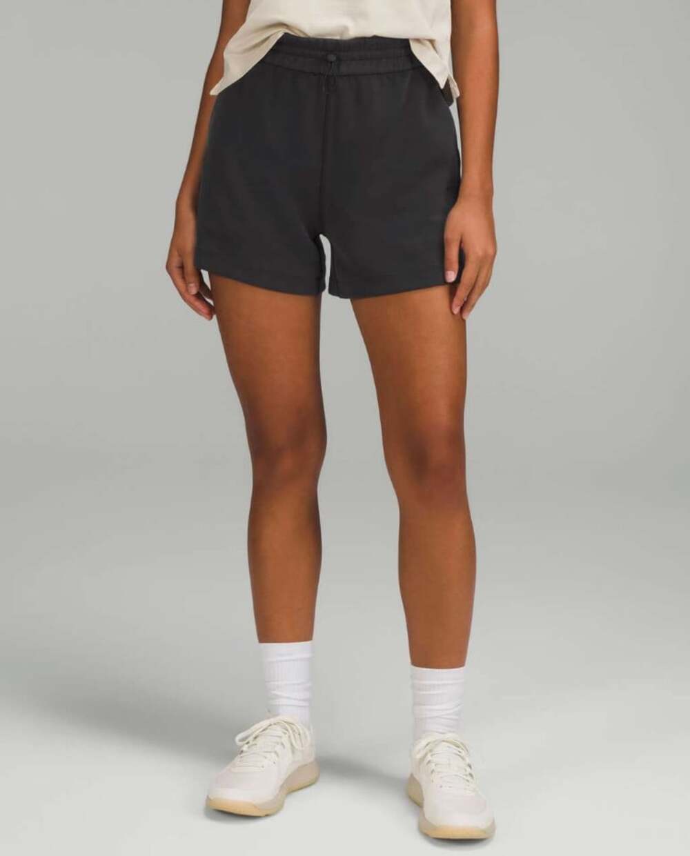 Lululemon Softstreme High-Rise Short 4" Black Size 4